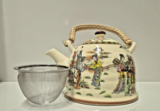 Porzellan-Teekanne mit