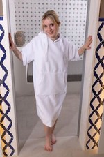 Poncho mit Kapuze und Tasche