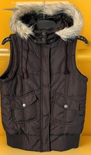Super Sportliche braune Steppweste m. Kaputze mit Fell 