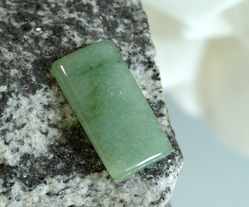 Nephrit jade pendant - nephrit,