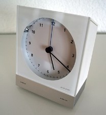 Moderner Funkwecker Weiß