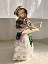 Karl Ens Figur Große Frau mit Buch