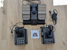 Logitech G940 Flight System Force-Feedback Joystick System mit Pedalen & Drossel