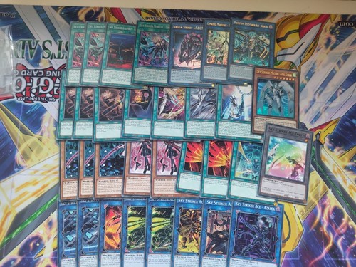 Yugioh skystriker deck - -,