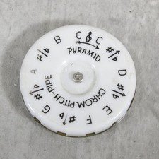 alte Pyamid chromatische Stimmpfeife Tonangabe und Instrumente Vintage Retro