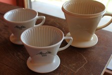 Konvolut 3 Melitta Kaffeefilter Porzellan , 102 3 Loch , 103 3 Loch , 102 4 Loch