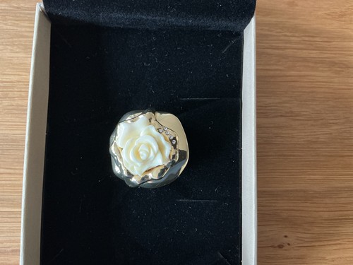 Ring goldfarben mit rosenmotiv - mit,