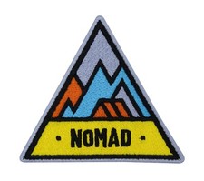 Nomad Zelten in den Bergen Patch zum Aufbügeln | Outdoor Bügelflicken, Abenteuer