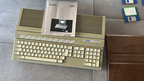 Atari 1040stf mit sm124 - 1040stf,