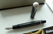 Pelikan Souverän M805  -- Füllfederhalter -- 18k-M-Feder Anthrazit ID 957555