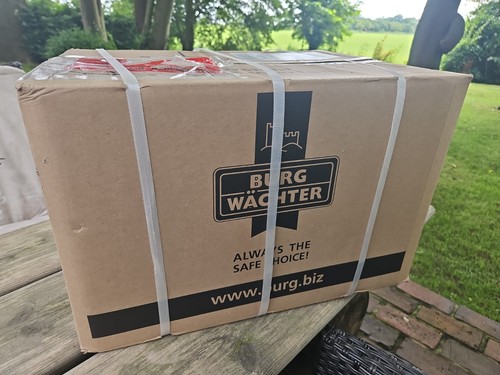 Neu burg wächter - burg, briefkasten
