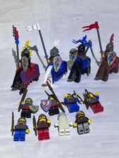 Lego Castle 6086 alle Figuren, Ritter /Pferde anschauen ,p. z.6085,6090 usw