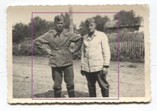 09/15  FOTO    Unbekannte Deutsche Soldaten Uniform Wehrmacht Arbeitskleidung?