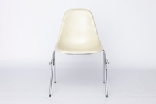 Charles Eames Fiberglass Chair – Model DSS, 1950s Mid-Century Modern Design