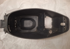 ER. SYM DD Helmfach Staufach