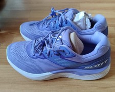 Neu. Skott Herren Running