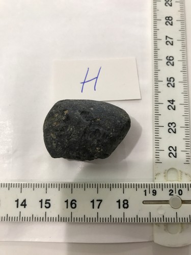 Großer schwarzer tektit - 1,