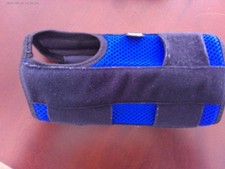 Bort ManuStabil kurz Handgelenkbandage Small Links Schwarz/blau