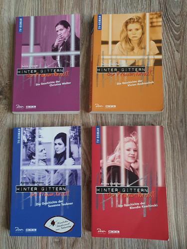 Vier bücher hinter - vier,