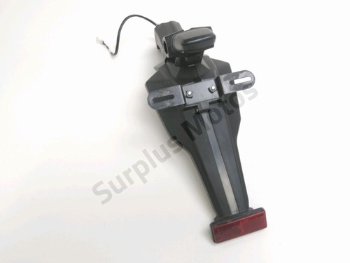 Kennzeichenhalter und - kennzeichenhalter,