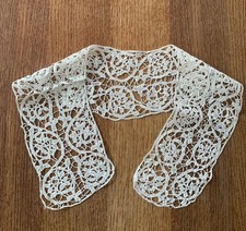 alter Spitzenkragen Handarbeit