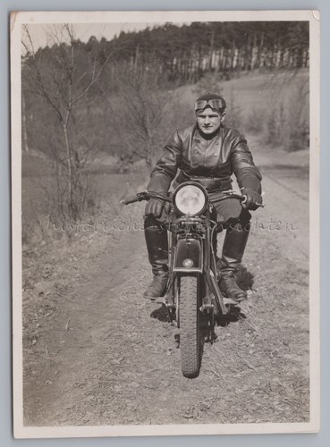 Mann motorradkleidung auf - motorradkleidung,