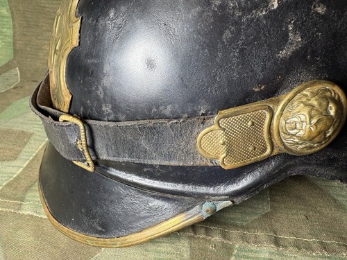 Alter feuerwehr helm - feuerwehr, lederhelm