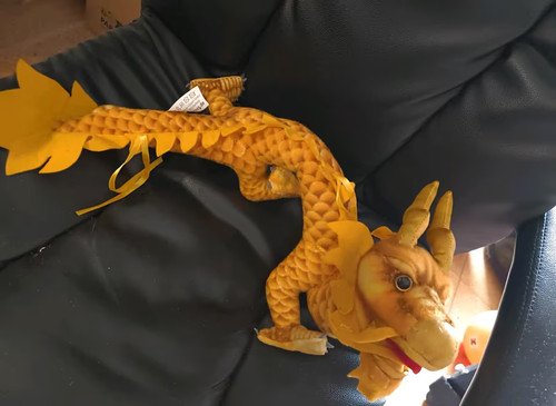 Gelber drache stofftier - drache,