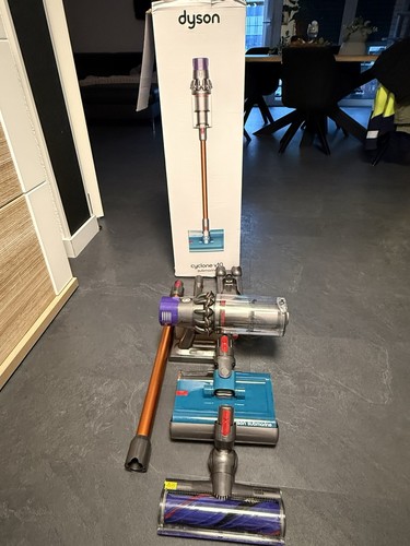 Dyson cyclone v10 absolute - dyson,