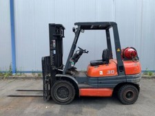 Toyota 02-6FGF30 3,0t LPG Gabelstapler Duplex Seitenschieber Hubhöhe 330cm