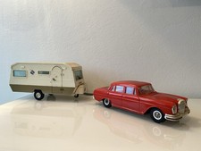Gama Mercedes 220 SE rot mit