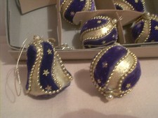 9  Stück Weihnachtskugeln edle Kugeln + Glocken  lila Gold Christbaum Schmuck