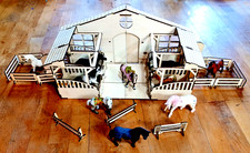 Minkaklecks  PFERDESTALL  HOLZ