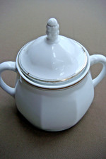 große Zuckerdose alt Porzellan weiß mit Goldrand 2 Henkel  ca. 10 x 12 - 14 cm