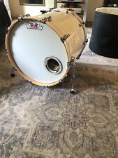 Verkaufe eine Tama starclassic BB Bassdrum 22 mal 20 Zoll mit neuen Fällen 