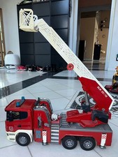 Bruder Spielzeug Feuerwehrauto mit Drehleiter SCANIA Feuerwehr