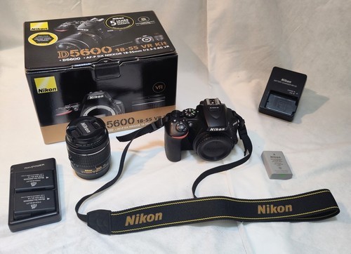 Nikon d5600 kit - 24.2, mp