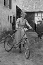Negativ-Hassloch-Pfalz-Dorfleben-Frau-Presto-Fahrrad-Bike-German-Woman-2.WK-152