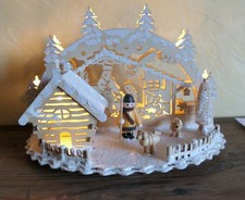 Winter-Diorama aus Holz mit
