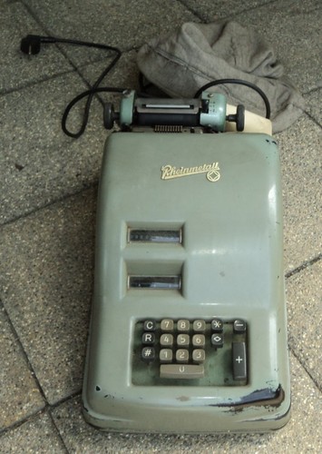 Alte rechenmaschine - alte,