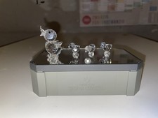 Svarowski Ente mit 3 Küken Tierfiguren Deko Kristall inklusive Ständer Podest