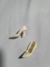 Closed Toe Shoes Bone Weiß