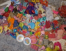 Mega XXL Konvolut Barbie u.a. Mattel Simba Hasbro 80er 90er 00er Fashion Outfits
