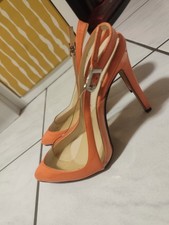Pumps Neuwertig mit Riemen