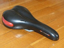Selle Royal ETHOS Sattel Fahrradsattel Sitz schwarz + rot Trekking Mountainbike