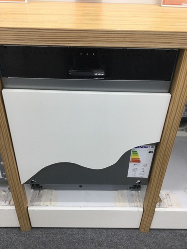 SMV4EAX30E