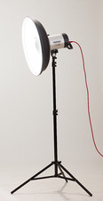 Hensel integra 500 plus - mit Beauty Dish 56 cm und Stativ (Komplettpaket)
