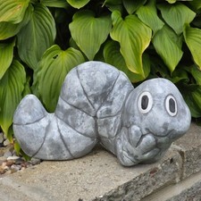 Steinfigur Wurm Raupe Garten
