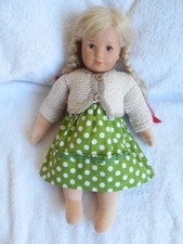 Puppenkleidung paßt