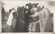 Foto Wehrmacht Soldaten mit russischen Traktor Kettenraupe Schlepper 2WK Beute